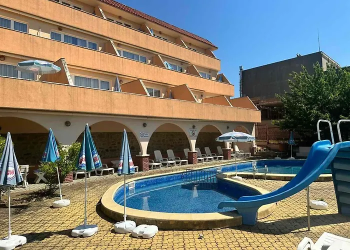 Lozenets Resort Hotel 3*