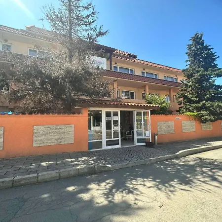 فندق Lozenets Resort Hotel