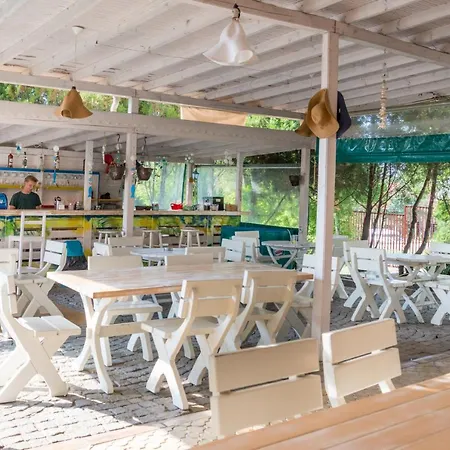 Lozenets Resort Hotel מלון